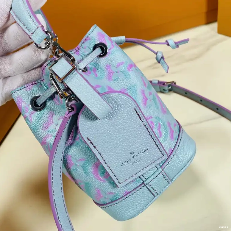 Bag 2207DJ0015 LV 0619